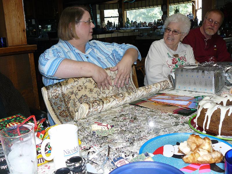 P1010105.JPG - A carpet for in front of the recliners.