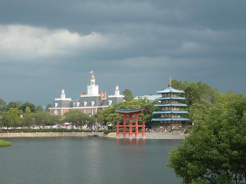 P1010204.JPG - EPCOT- things to see and do!