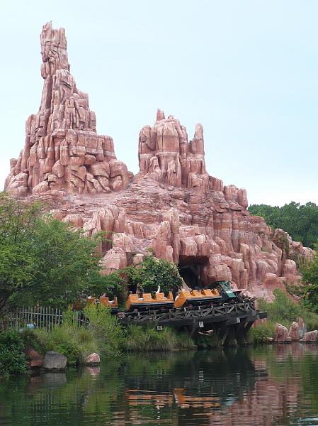 P1010234.JPG - Magic Kingdom- things to see and do.