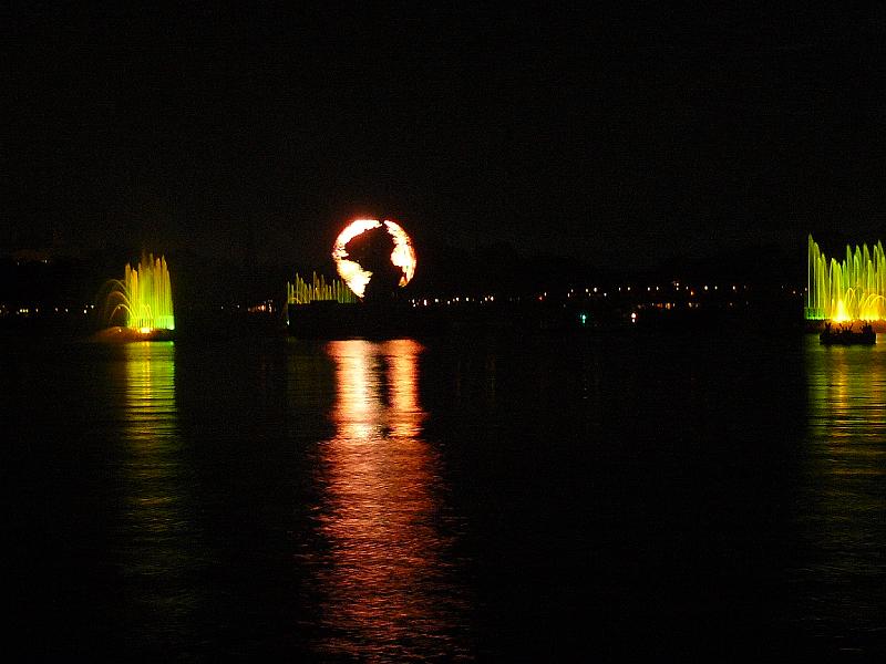 P1020178.JPG - EPCOT- fireworks show