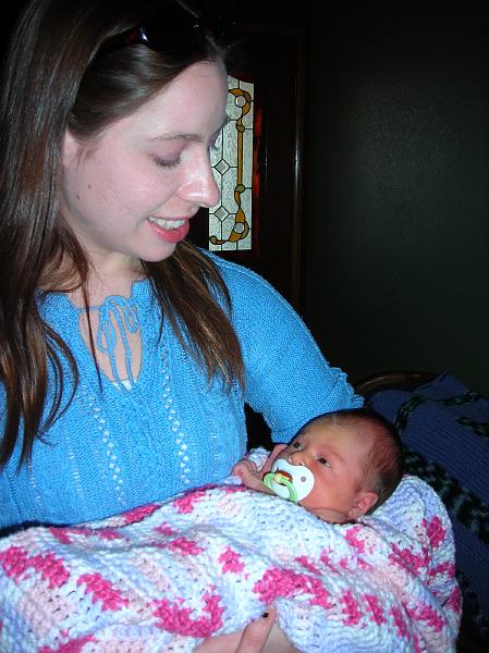 DSCN0675.JPG - Aunt Jessi came from China to visit Hailee, not expecting her to be born when the plans were made