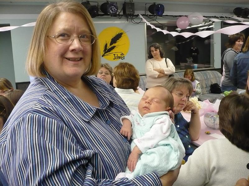 P1000343.JPG - Grammie Lyn enjoyed showing Hailee around the room