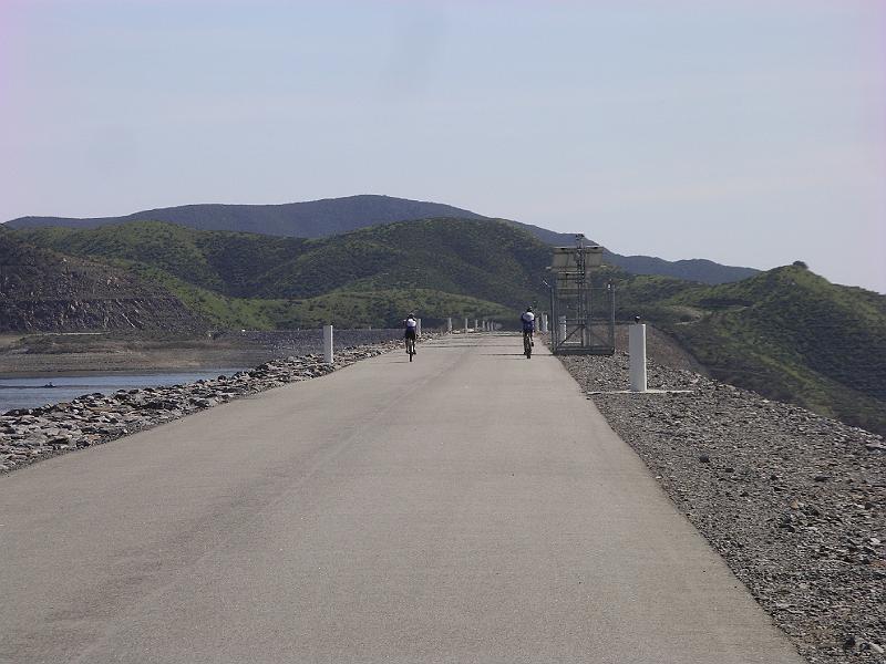 IMGP4743.JPG - Bike riding around Diamond Valley Lake - with the Bests