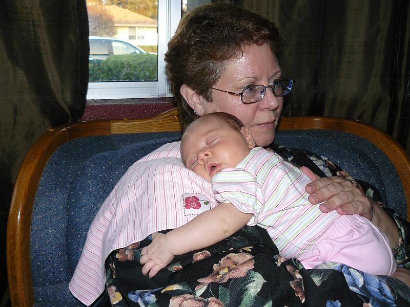 P1010513.JPG - Great Aunt Denise with Hailee