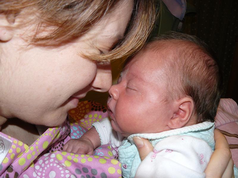 P1010527.JPG - Mommy Bekah and Hailee