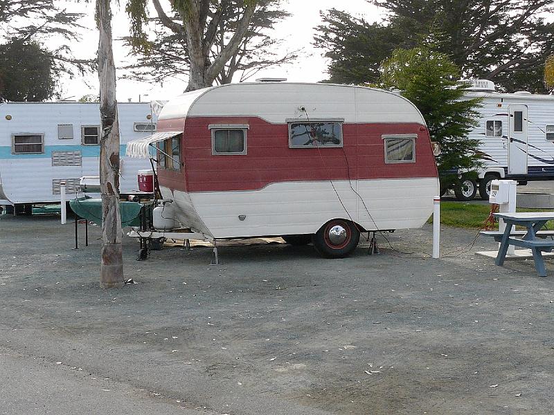 P1010764.JPG - A 1956 Jewel.. almost like the one I first camped in when I was really young!