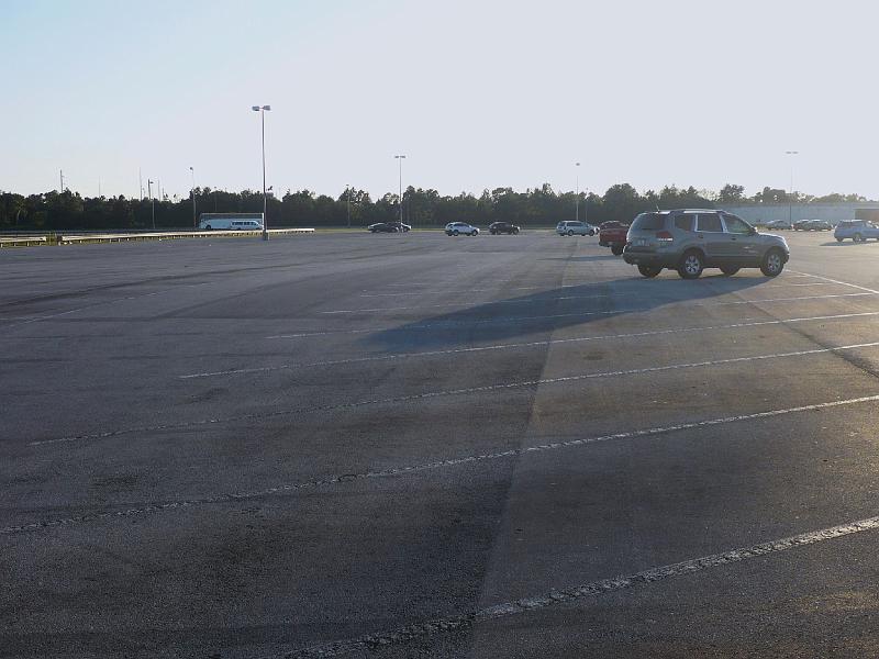 P1050490.JPG - One's car is much easier to find when you close a park down.  Ours is the white suv in the middle of the photo.